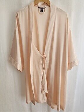 Victoria’s Secret Blush Pink Satin Kimono Robe